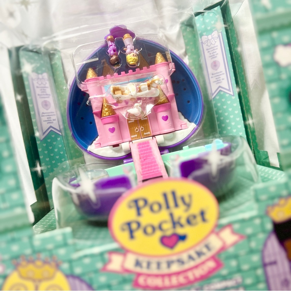 Polly Pocket Keepsake Starlight Castle NEW IN BOX! Light up Polly Pocket Compact